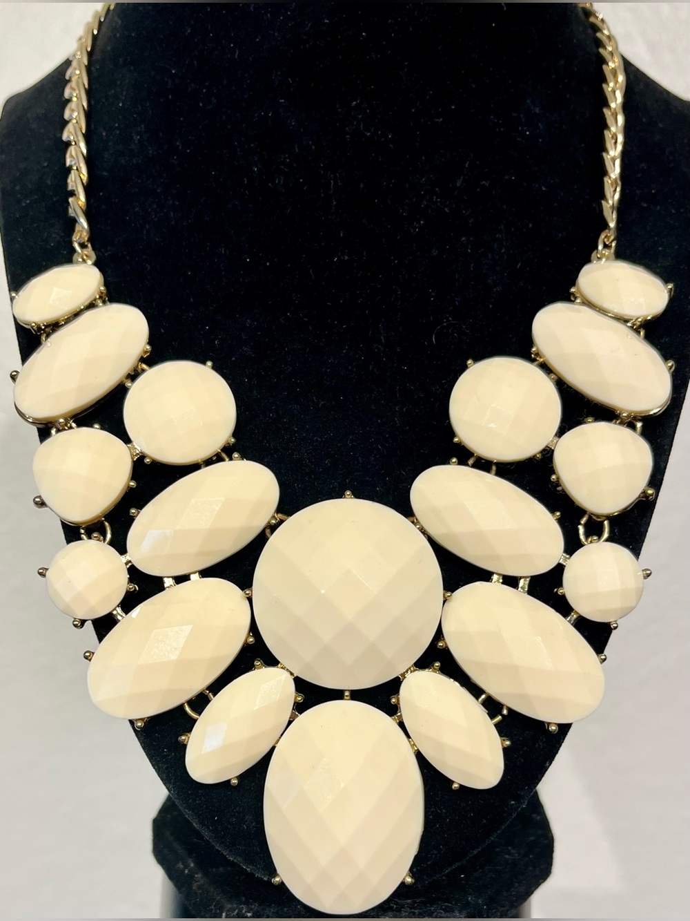 Charming Charlie Cream Faceted Statement Necklace